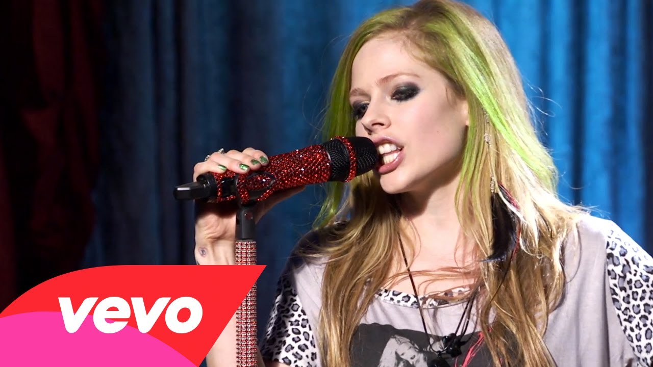 Avril Lavigne – Girlfriend (AOL Sessions)