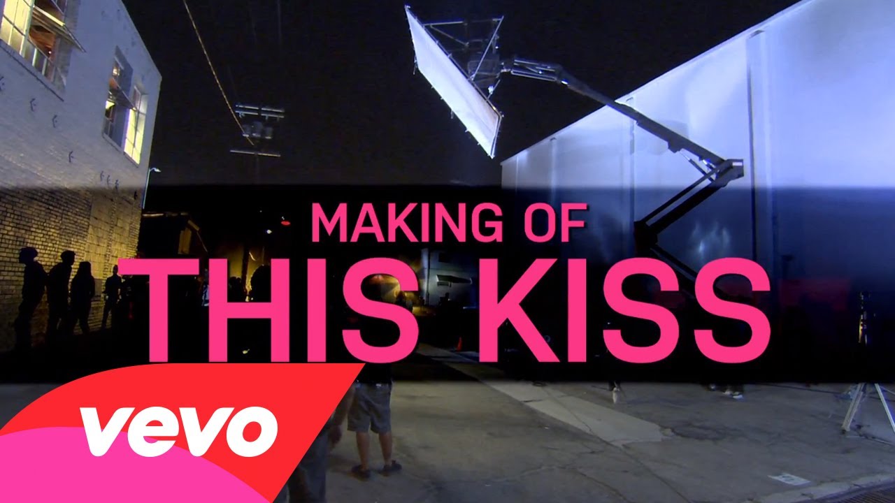 Carly Rae Jepsen – This Kiss (Behind The Scenes)