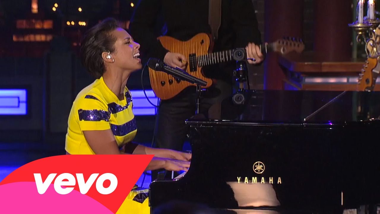Try Sleeping With A Broken Heart (Live on Letterman)